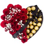 Corazón mitad rosas y mitad ferreros - Image 2