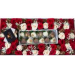 Estuche de Amor lleno de rosas y fresas - Image 2