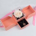 Joyero con rosa preservada Premium Blanca y collar " I love you "